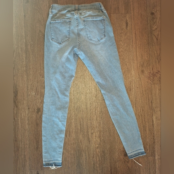 A.N.A Women's Jeans Size 4 - Picture 3 of 7